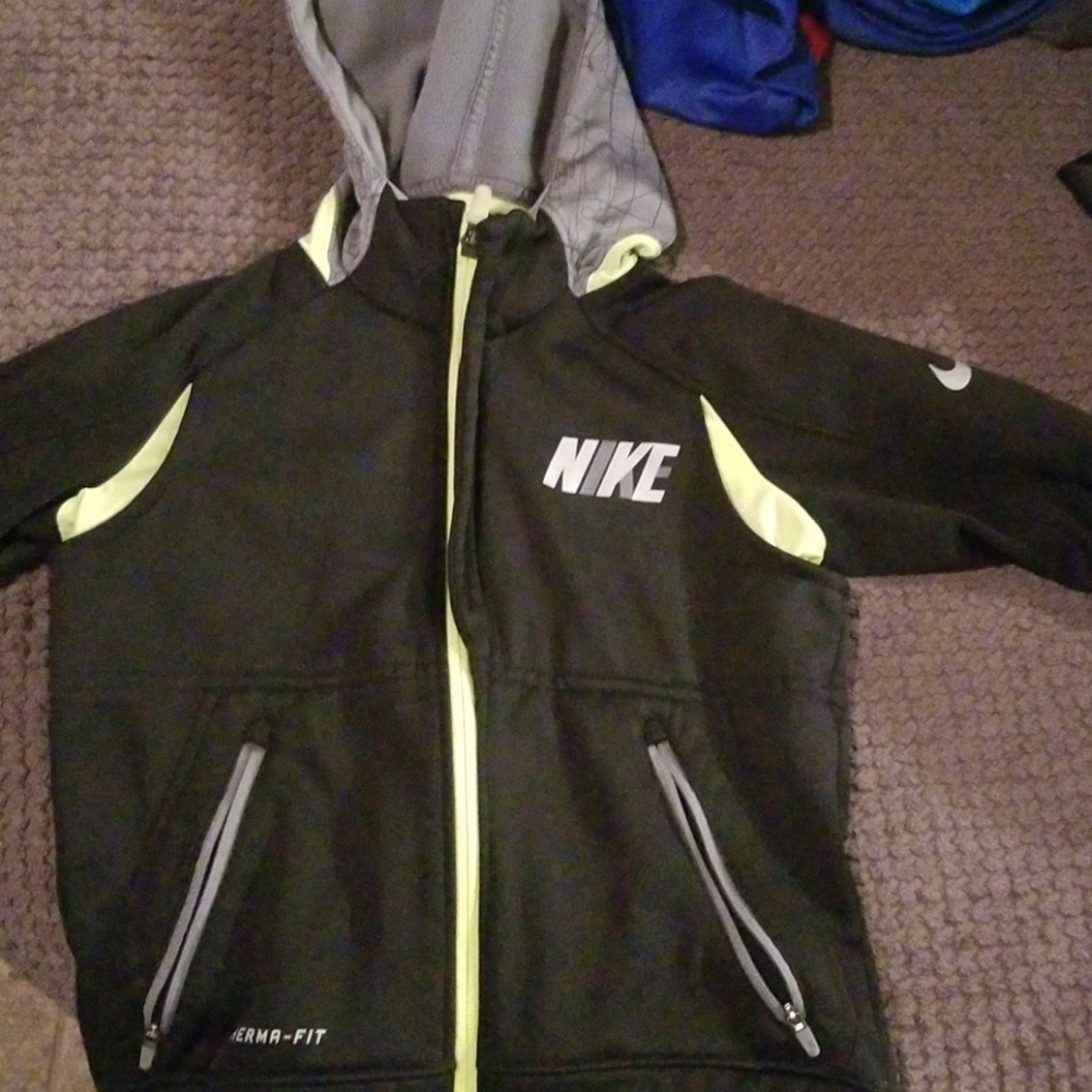 Boys Nike Therma-Fit Zip up hoodie
